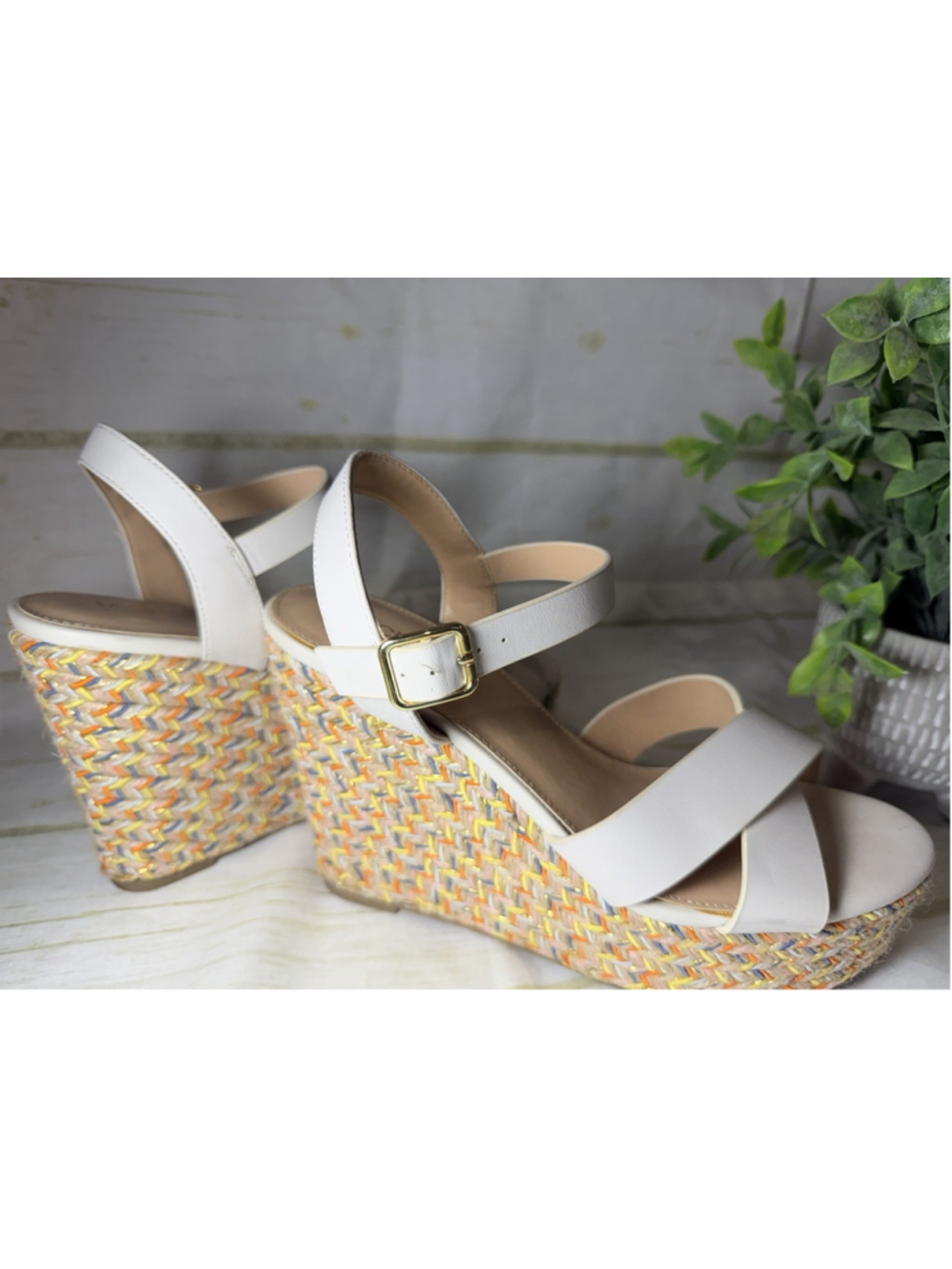 Michael by Michael Shannon White Wedges Size 9 - Picture 2 of 7
